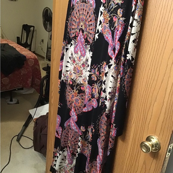 Ladies XL high-low paisley print top worn once! - Picture 3 of 3